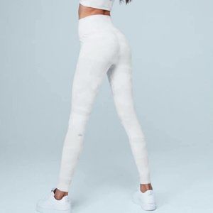 LIKE NEW ALO YOGA HIGH-WAIST CAMO VAPOR LEGGING